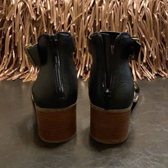 Steve Madden Sandals (Black) - Picture 3 of 7